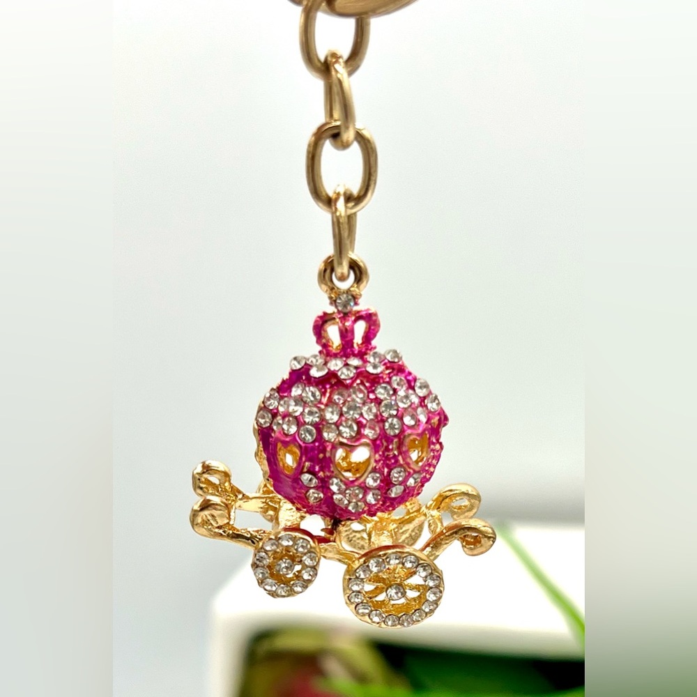 🌺Bundle of Purse/Bag Charms, Key Fobs, (Heart, Purse, Cat, Carriage, Fairy)🌸🌺 - Picture 12 of 15
